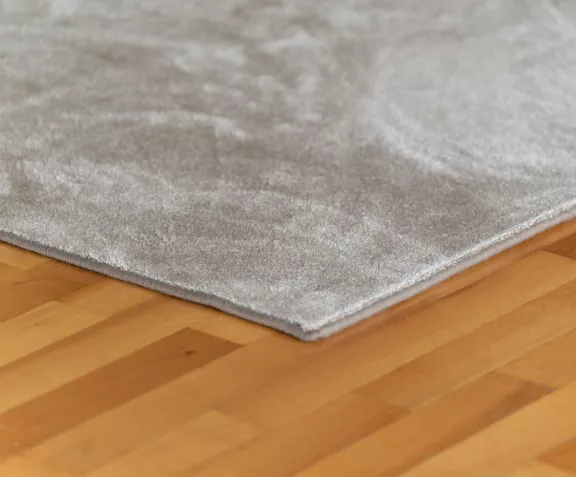 Take Care of your Rugs and Carpets with Sit-In - 3 Learn more about the properties of Sit-In carpets and how to care for and clean them. We provide Stain-resistant and easy-to-clean carpets. - 3