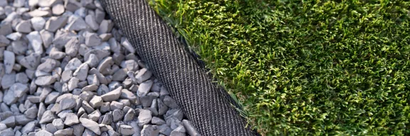 Can't find the right size of artificial grass roll to cover your entire garden? We produce custom-made rolls of artificial grass.