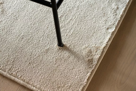Sit-In: Get a free sample of our rugs! - 1 Not sure which carpet to choose? Request your free sample now and experience the quality of our fabrics for yourself. - 1